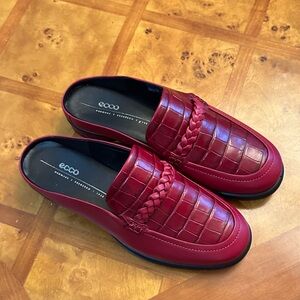 Ecco Women’s Bold Red Loafers Women’s Size 8